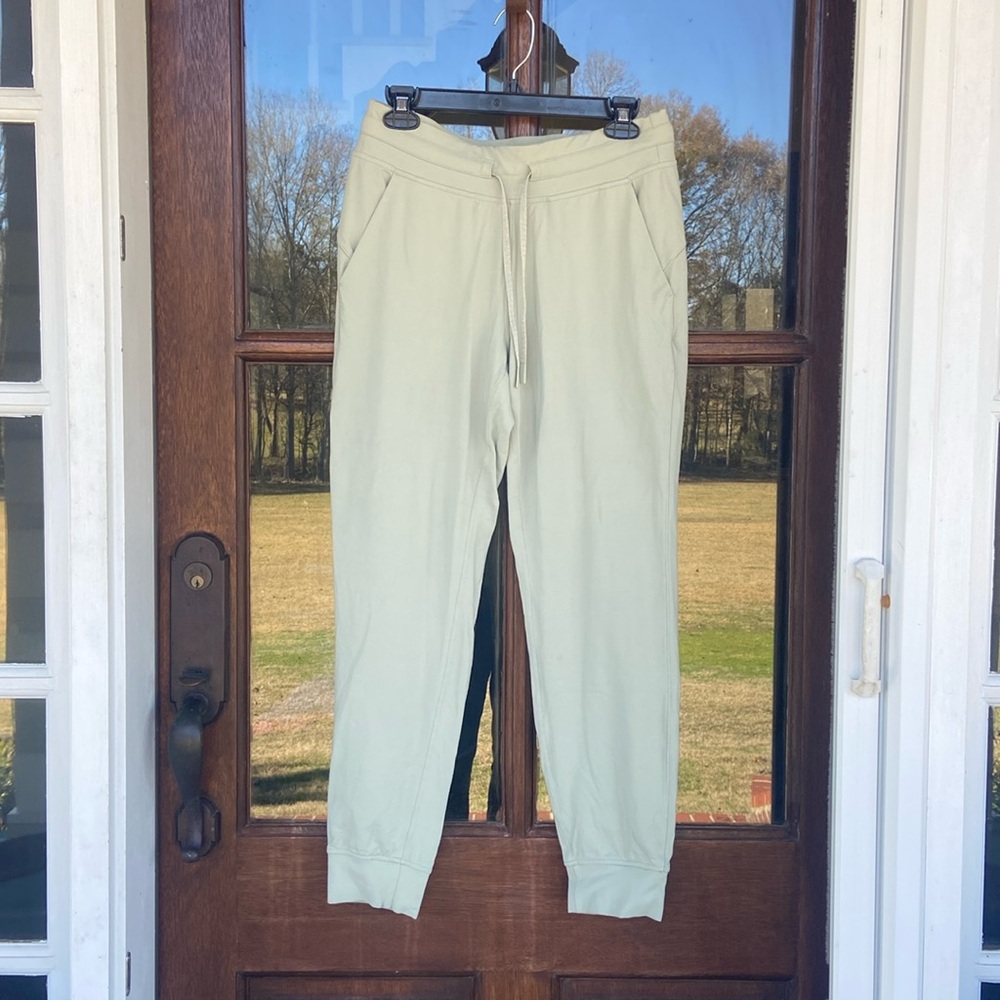 Lululemon Ready to Rulu Jogger‎ 29” pant. Size 8
